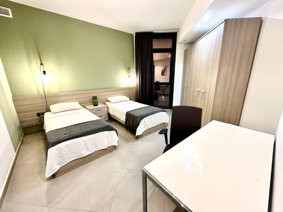 Stunning 2Br Apt In St Julians San Ġiljan Exterior foto